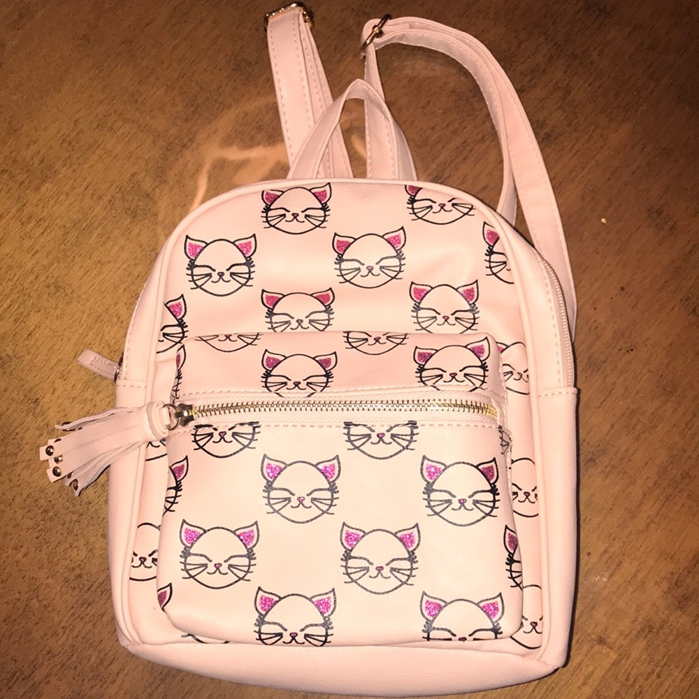 Cute mini backpack NWOT